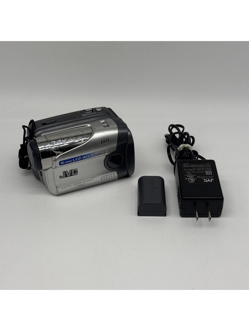 JVC GR-DA30U MiniDV Camcorder W/ Charger & Battery - Tested Working